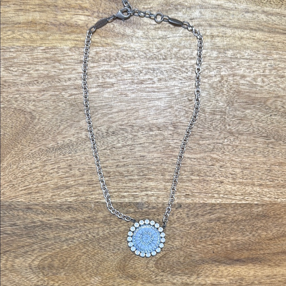 Sabika Pendant Necklace